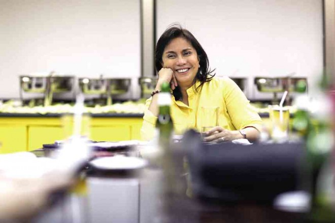 DOWN-HOME simple: Robredo at the Inquirer, answering tough questions with aplomb