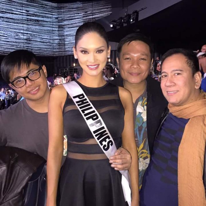 Miss Universe-Philippines Pia Wurztbach and her Aces & Queens family led by Jonas Gaffud (third from left). (Photo from FaceBook)