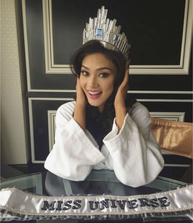 THE DAY AFTER Miss Universe 2015 Pia Alonzo Wurtzbach looks relaxed and refreshed in her Las Vegas hotel room after the confusion and controversy at the finals night, in this photo taken from her Instagram account. 