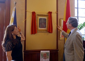 SPANISH Ambassador Luis Antonio Calvo and Luneta Hotel general manager Grace Francisco-Torres unveil De Biedma marker. PHOTOS BY KIMBERLY DELA CRUZ