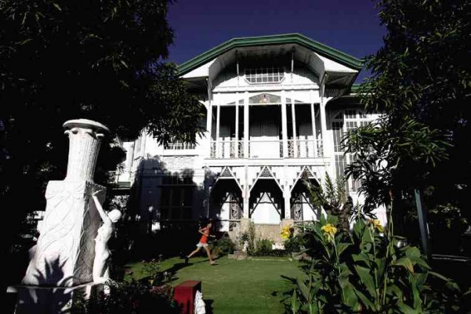 LUIS Santos House, an Art Deco jewel