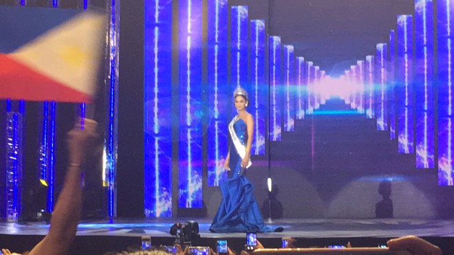 Pia Wurtzbach does her victory walk in the Philippines. YUJI VINCENT GONZALES