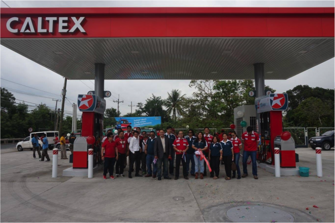 The representatives from Chevron Philippines, Star Group Gas and Service Station, Inc., Micara Land, Inc., and Solid Base Realty, Inc. during the ribbon cutting ceremony.