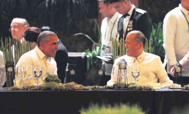 PRESIDENT Aquino and US President Barrack Obama sit on swivel chair versions of Cobonpue’s Yoda during the Apec leaders’ welcome dinner at SMMall of Asia Arena. MALACAÑANG PHOTO BUREAU