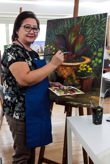 ￼FORMER banker Meliza Gonzales, 55, discovered her talent for painting—and has actually exhibited and sold artworks.
