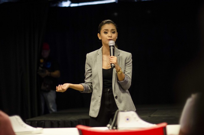 TV5’S Rizza Diaz mentoring the girls on public speaking