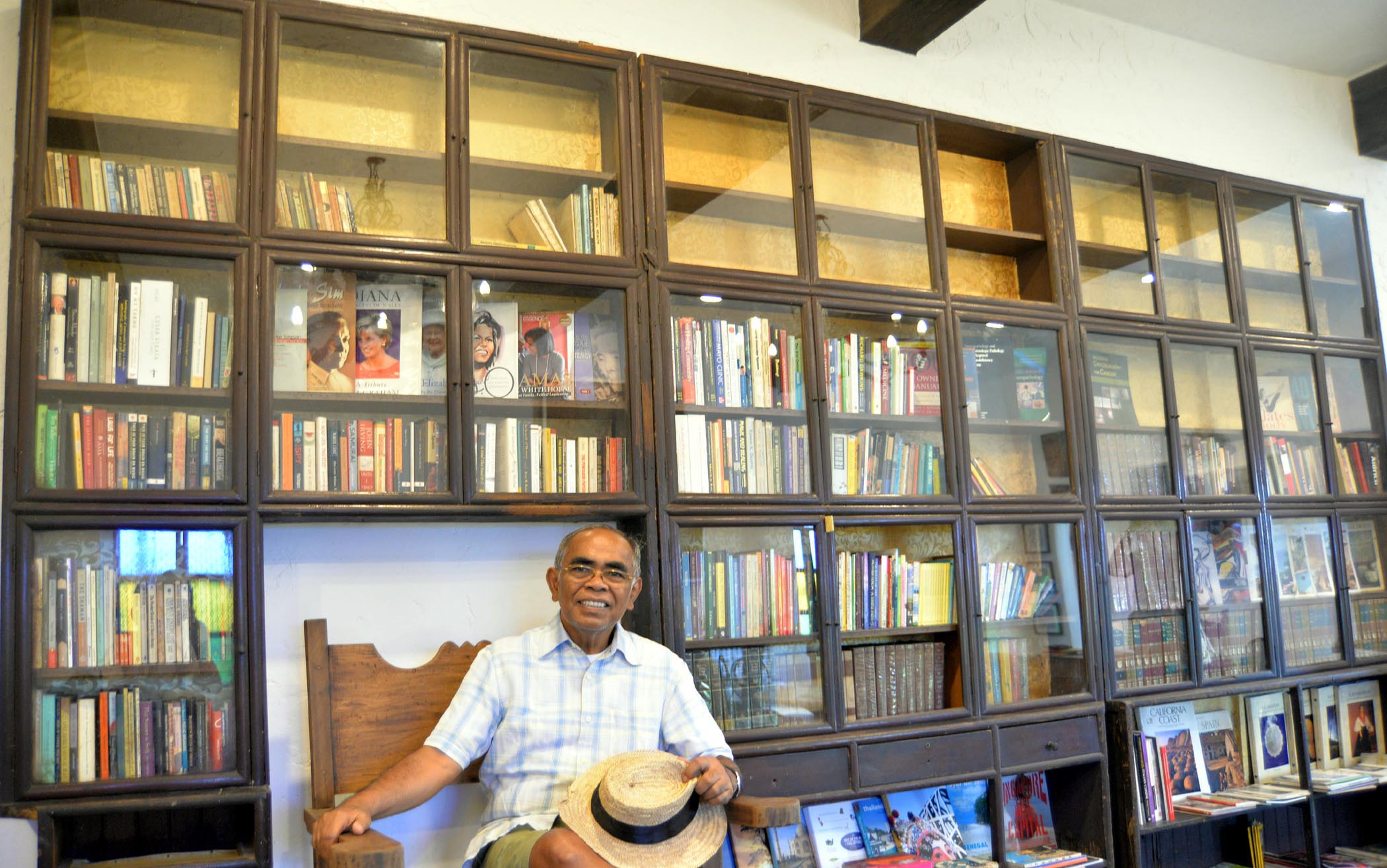 Dr Joven Cuanang in the Pinto Academy's reading room