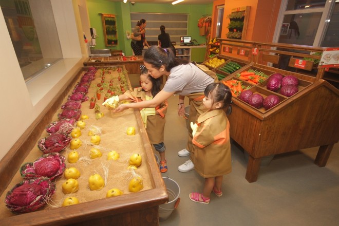 KidZania Manila zupervisors are trained to facilitate kids’ activities and take care of their needs. 