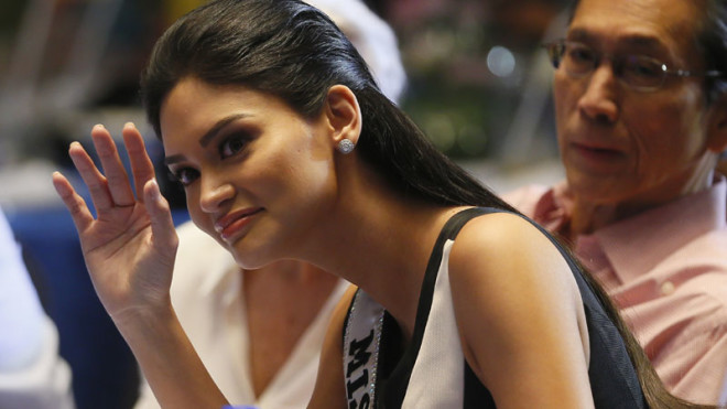 HELLO AGAIN Reigning Miss Universe Pia Alonzo Wurtzbach attends the media presentation of this year’s Binibining Pilipinas beauty pageant in Quezon City on Tuesday.  Forty women are vying for the coveted honor of representing the country in the Miss Universe pageant. BULLIT MARQUEZ/AP 