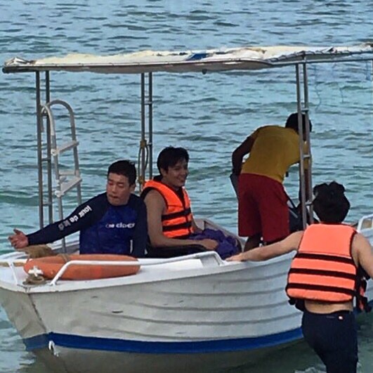LEE Min Ho on his way to Wake boarding