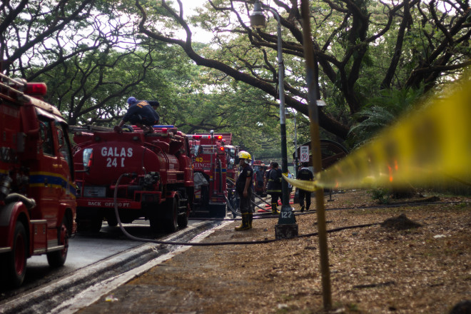 FIRETRUCKS have been in the Academic oval since as 1am PHOTOS BY ANGELO GONZALEZ