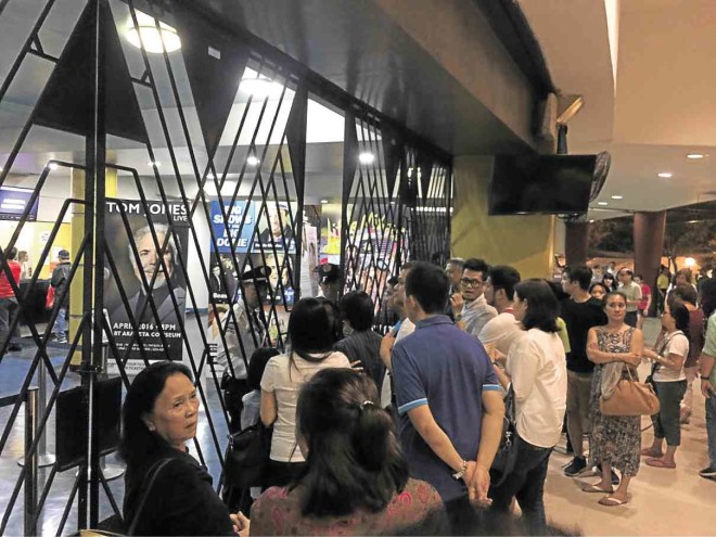 ticket-holders at the canceled Tom Jones concert in Smart Araneta Coliseum