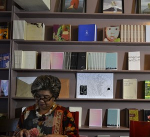 READERS in Uno Morato have limited space to move around in, but can see a lot of self- published works available.