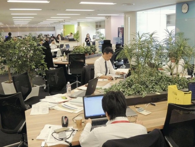 Many plants have been placed in the office of Mitsui Designtec in Minato Ward, Tokyo. PHOTO BY THE JAPAN NEWS/ASIA NEWS NETWORK