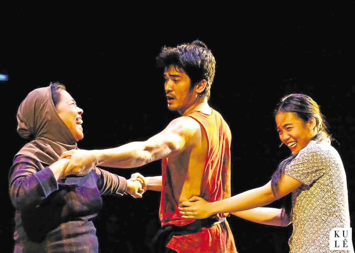 PEEWEEO’Hara, Al Gatmaitan and Chase Salazar in UP Playwrights’ Theatre’s “The Female Heart,” directed by Banaue Miclat-Janssen PHOTO FROM UP COLLEGIAN