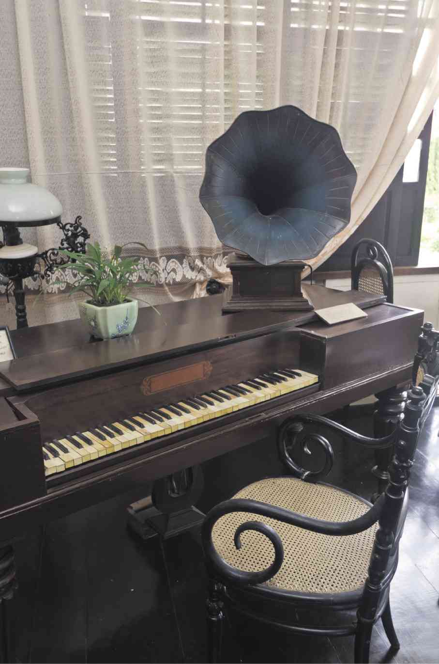 VIENNESE bentwood chair, the gramophone and antique piano