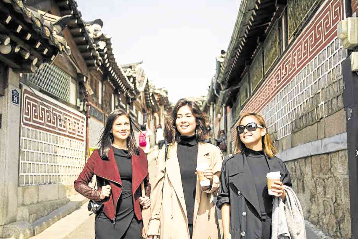 SIGHTSEEING at Bukchon where travelers can find traditional ‘hanoks’ that operate as cultural centers, guesthouses, restaurants and teahouses