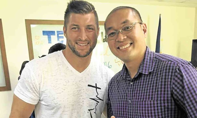 AMERICAN football player Tim Tebow with Dr. Carlito Valera Jr. PAMMY LIM VALERA’S FACEBOOK PAGE