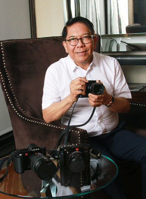 Joey Antonio and his Leica collection - Nelson Matawaran