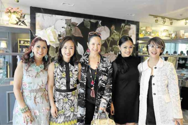Sea Princess ,Amy Peng, Mia Borromeo, Cyndi Fernandez, Jenni Epperson