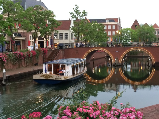 Boat ride in Huis Ten Bosch, a theme park which recreates the Netherlands - PHOTOS BY POCHOLO CONCEPCION