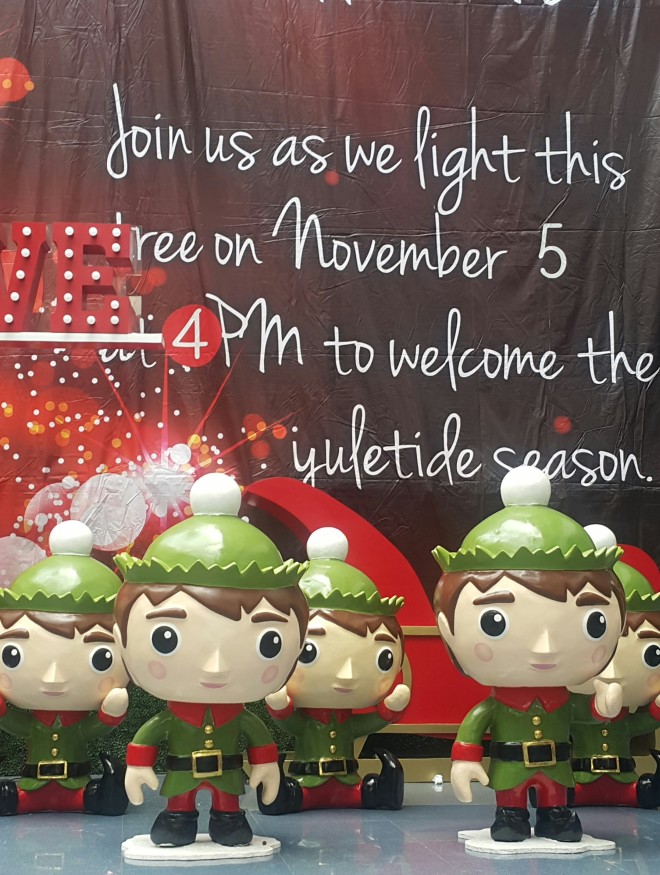 Santa’s elves on the watch as SM Malls Christmas Launch happening this weekend across 56 malls. For details, visit www.smsupermalls.com/merrySMchristmas2016