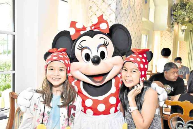 MinnieMouse flanked by Athena Valdes and Chiara Mijares