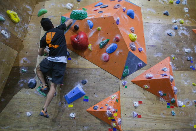 Bouldering, or climbing without rope, gives one a different kind of high. —PHOTOS BY JOHN PAUL R. AUTOR