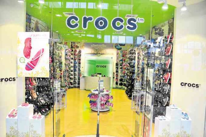 Crocs footwear in SM Marikina provides great foot comfort and support for any occasion and every season.