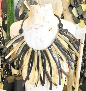 From Ifugao, Silnag carabao horn necklace —CHECHEMORAL