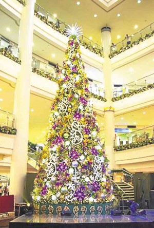 Robinsons Place Manila’s Winter Wonderland tree