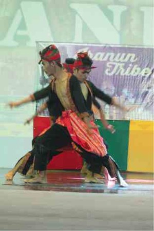 Maguindanao dancers