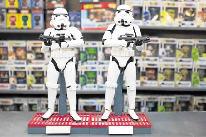 Complete your imperial army with this set of two classic Stormtroopers by Hot Toys. The 1/6 Scale Figure Set is available at Filbar’s for P21,000