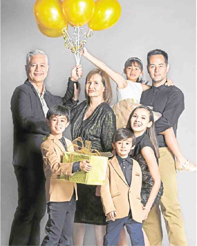 Holidays are well-spent with marketing executive Rafa Alunan and his wife, bag designer Amina Aranaz-Alunan, together with their kids Lucas, Helena and Diego and parents, dad Raffy and mom Elizabeth.