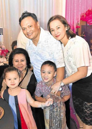 Loi Ejercito, Jude and Weng Ejercito with their kids Justine and Rhianna