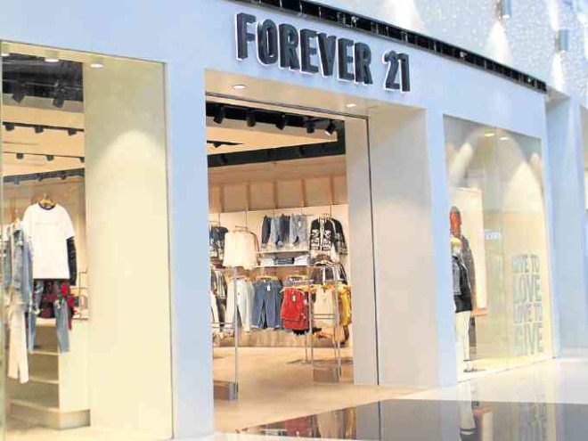 Global brand Forever 21 brings young and fun fashion to SM City Bacolod.