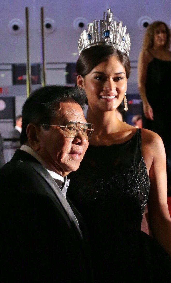 Gov. Chavit Singson with Ms. Universe 2015 Pia Wurtzbach during the Governor's Ball at SMX/ Inquirer Photo by Jilson Seckler Tiu