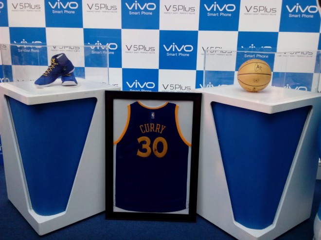 Memorabilia from Vivo Ambassador and NBA Superstar, Steph Curry