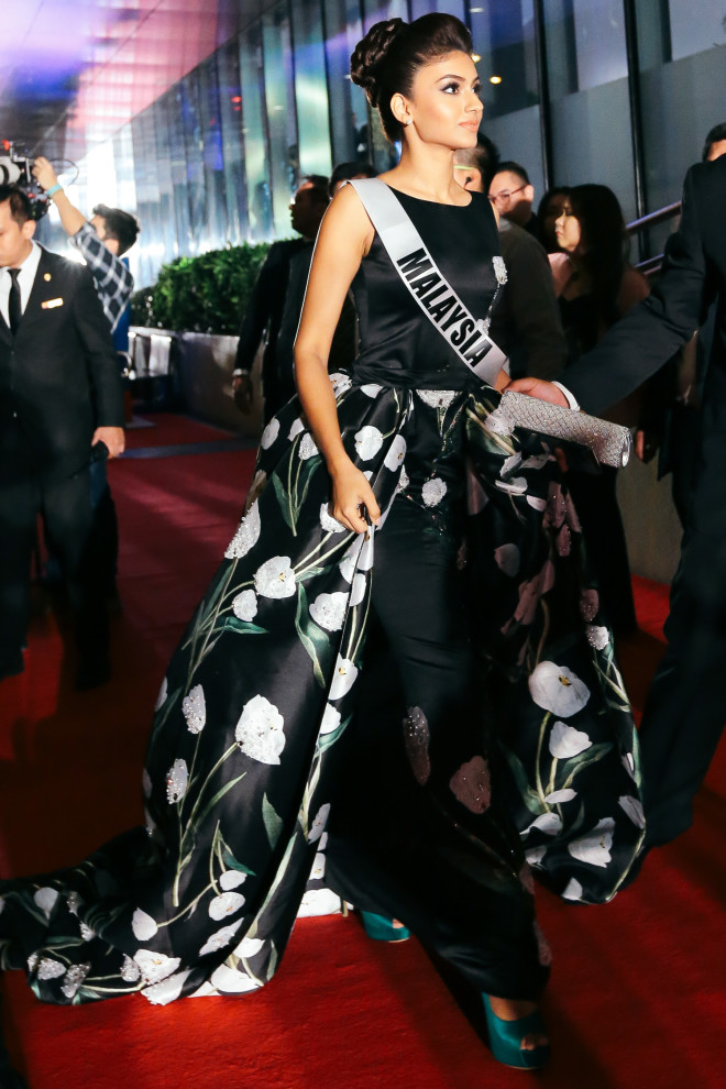 Miss Malaysia Kiran Jissal from Malaysian designer Cosry