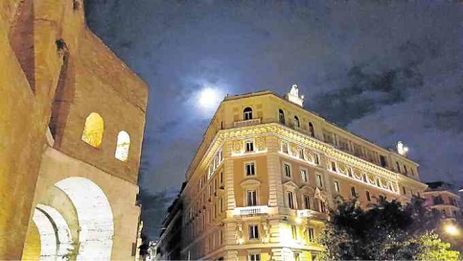 Supermoon over Rome at the junction of the AurelianWall and the Via Veneto lastNovember