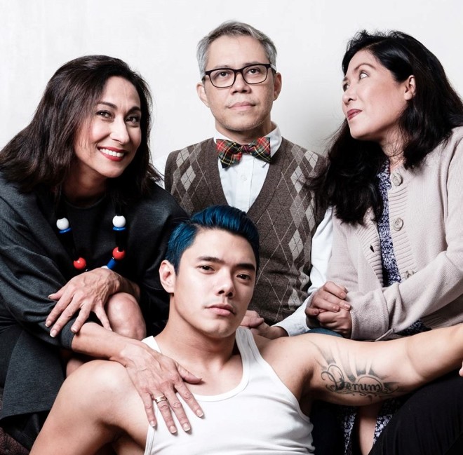 In Rep’s “Vanya and Sonia and Masha and Spike,” directed by Bart Guingona, Cherie Gil is Masha, the dramatic sibling; Roselyn Perez is Sonia, the resentful sister; and Michael Williams is Vanya, the peacekeeper brother. Also in the cast is Joaquin Valdes (center, seated), along with Naths Everett and Mica Pineda.—PHOTO FROM REPERTORY PHILIPPINES