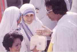 Mother Teresa of Calcutta, photographed by Noli during her visit to the Philippines
