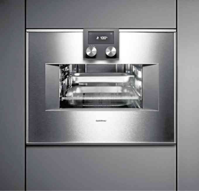 Combi-steam oven 400 series for easy steaming, baking, boiling, braising, regeneration and juice extraction