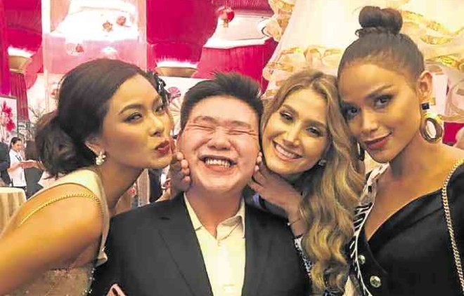 Hamming it up with Miss Philippines Maxine Medina, Miss Venezuela Mariam Habach and Miss Colombia Andrea Tovar