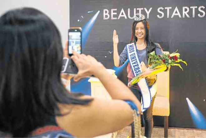 Mactan-Cebu International Airport got bitten by theMiss Universe bug as well. They created a photowall, whichwas predictably a blockbuster.