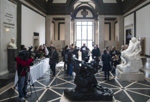 Reporters view Rodin's The Kiss - 1 Feb 2017