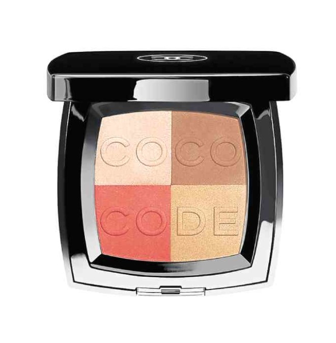 Chanel Coco Code blushwith two satin and twomatte shades,which can beworn individually or together.
