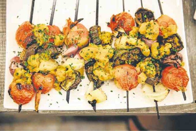 Veggie kebabs with herb and garlic marinade