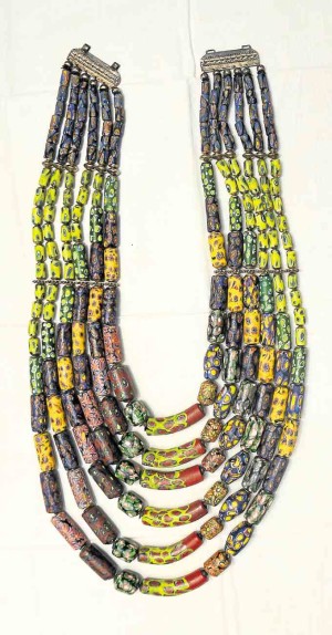 Necklace made of glass beads