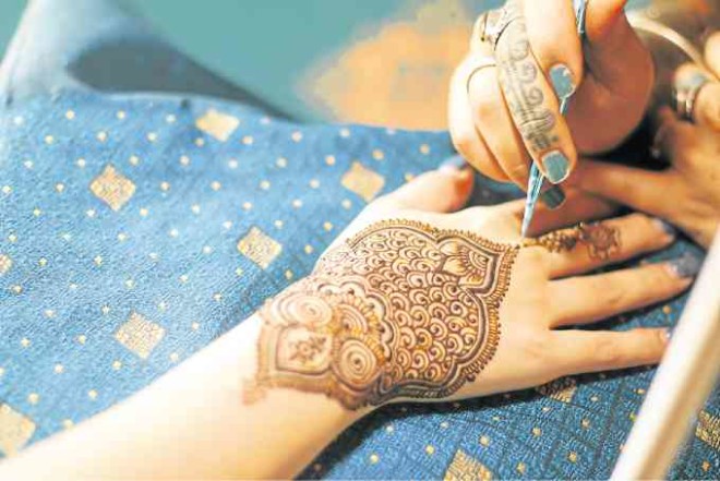 Henna tattoo in Wonder Salon 